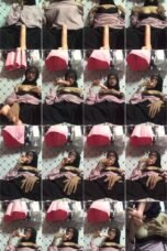 Hijab Kacamata ngemut dildo panjang